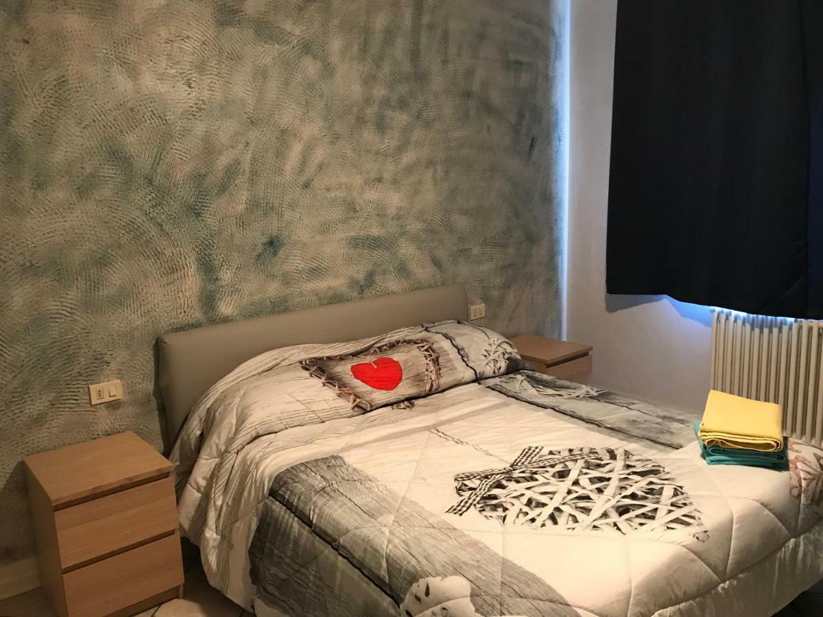 Grazioso Bilocale Metro/Centro Apartman Brescia megye Kültér fotó